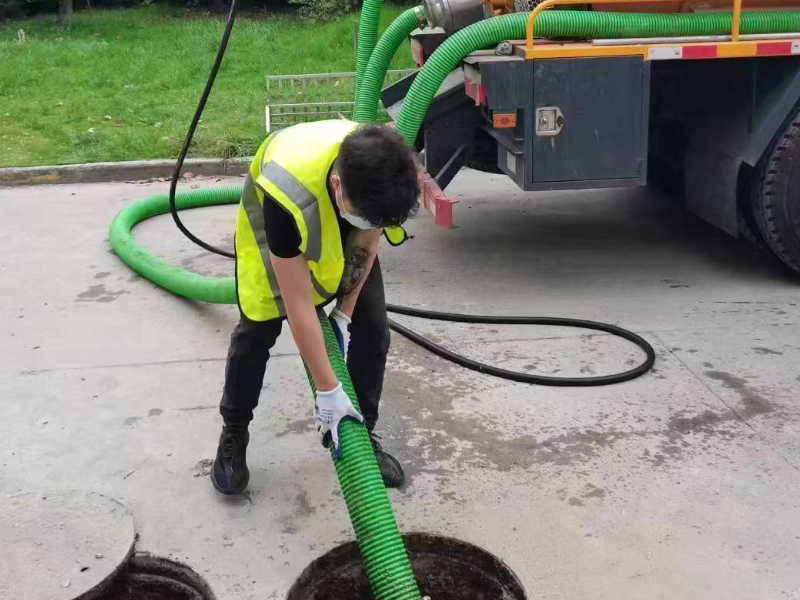 石龙马桶疏通 清理化粪池 抽粪吸污 管道改装设计